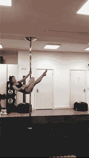 pole dancer hentai butt2